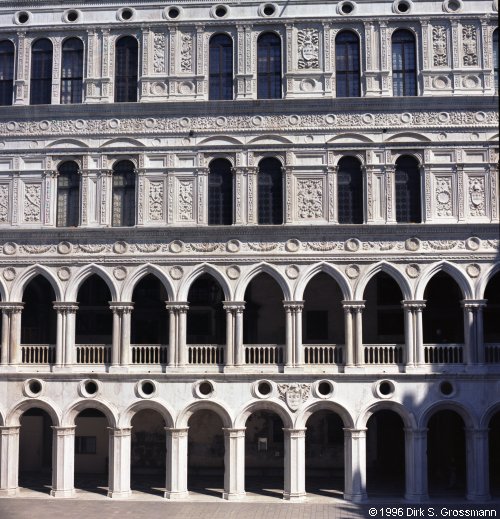 Palazzo Ducale Court 3 (Click for next image)
