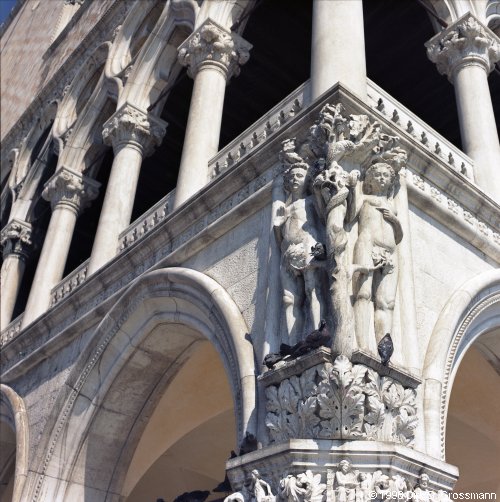 Palazzo Ducale Court 2 (Click for next image)