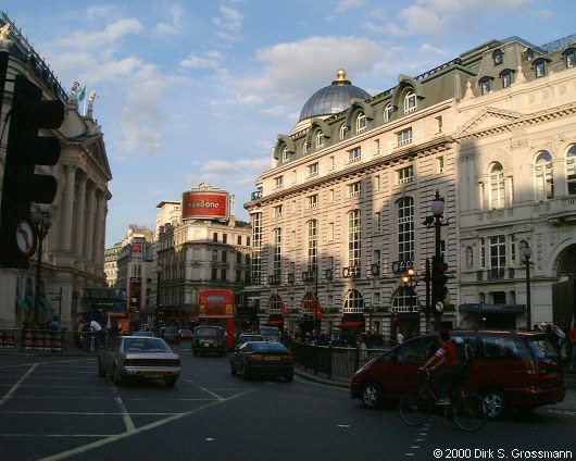 Piccadilly Circus (Click for next image)