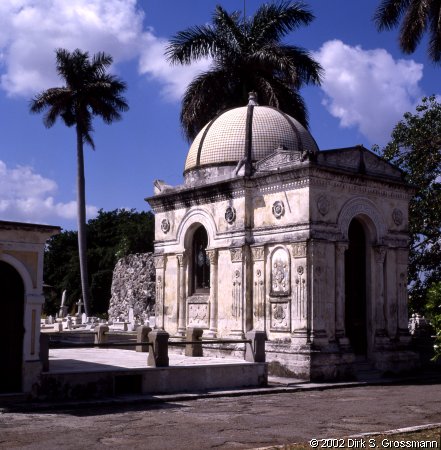 Cementerio de Colón (Click for next image)