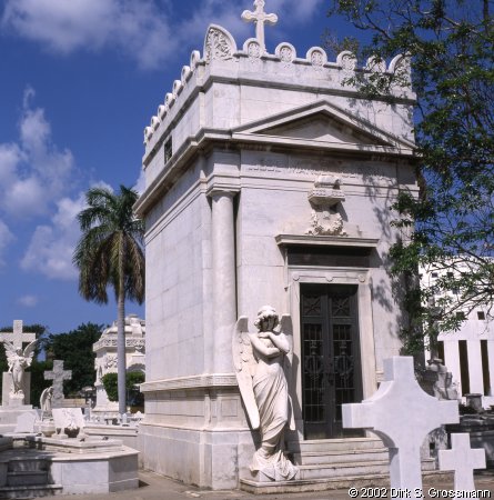 Cementerio de Colón 2 (Click for next image)