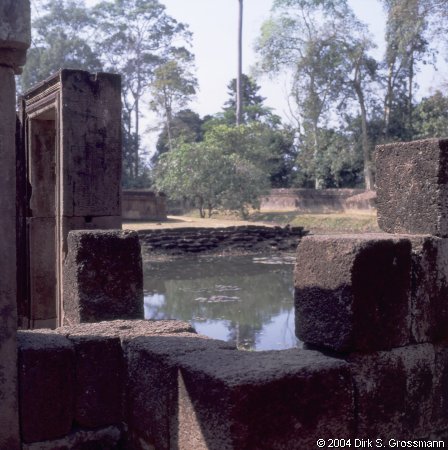 Banteay Srei 3 (Click for next image)