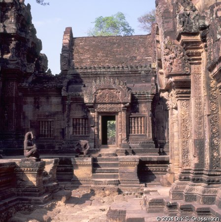 Banteay Srei 9 (Click for next image)