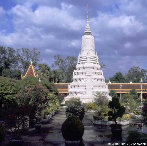 Pagoda 1 (Click for next image)