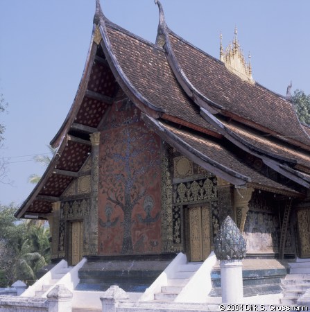 Wat Xieng Thong 3 (Click for next image)