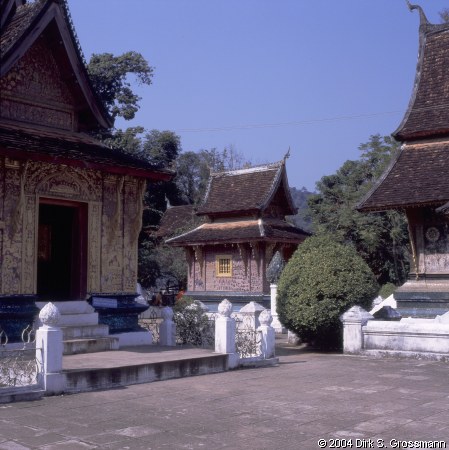 Wat Xieng Thong 5 (Click for next image)