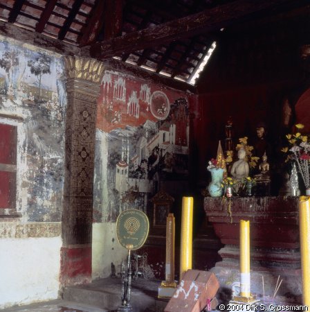 Wat Long Khoun Interior (Click for next image)