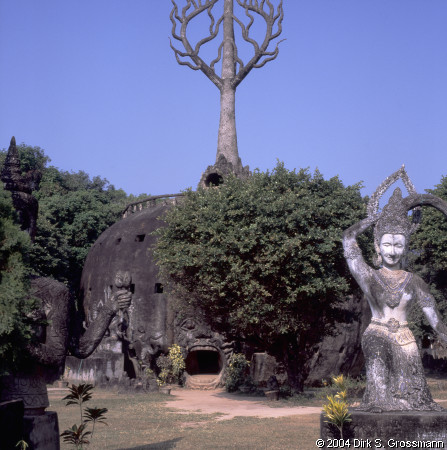 Buddha Park (Click for next image)
