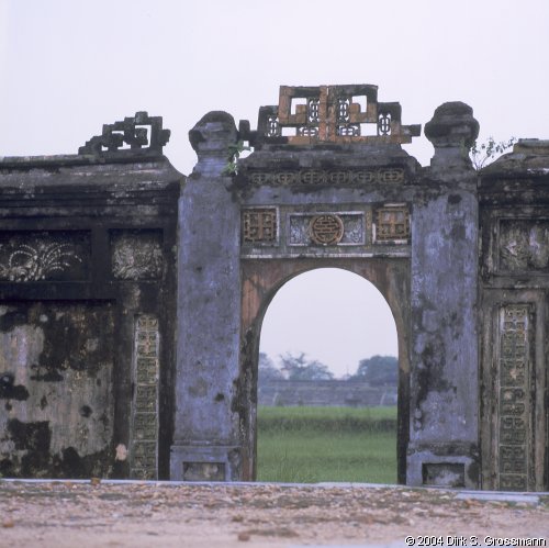 Eastern Gate to the Forbidden Purple City (Click for next image)