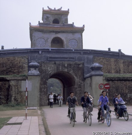 Nga Gate (Click for next image)