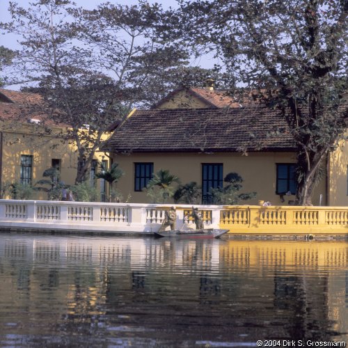 Pond at the Presidential Palace (Click for next image)