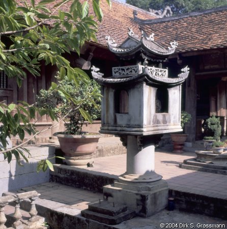 Pagoda near Hanoi 3 (Click for next image)