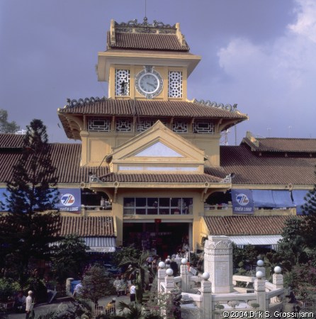 Binh Tay Market Interior Square (Click for next image)