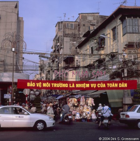 Opposite Ben Thanh Market 1 (Click for next image)