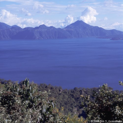 Lago de Atitlán 2 (Click for next image)