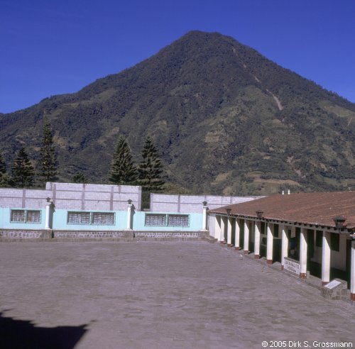 Santiago Atitlán 2 (Click for next image)
