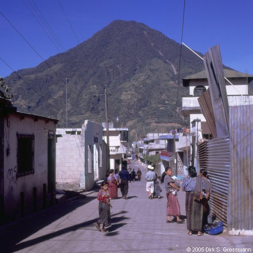 Santiago Atitlán 5 (Click for next image)