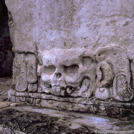 Templo de la Calavera Detail (Click for next image)