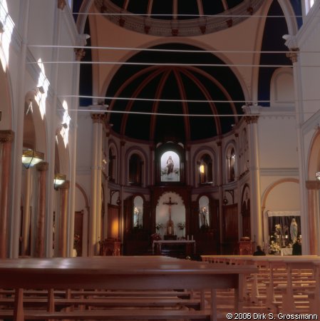 Iglesia del Sagrado Corazón Interior (Click for next image)