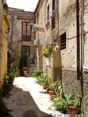 Street in Ortigia (Click for next image)