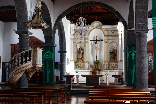 Interior of Iglesia de San Ginés (Click for next image)