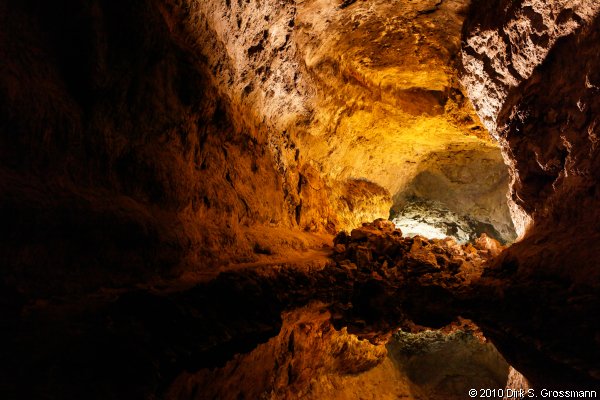 Cueva de los Verdes (Click for next group)
