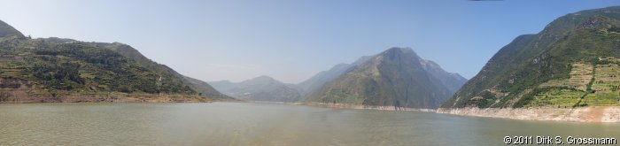 Qutang Gorge Panorama (Click for next image)