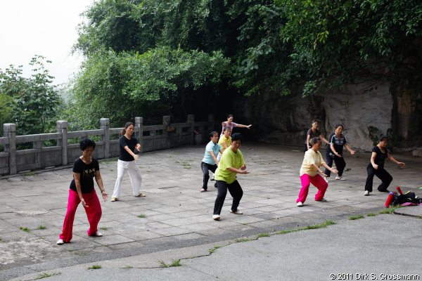 Tai Chi in Qixing Park (Click for next image)