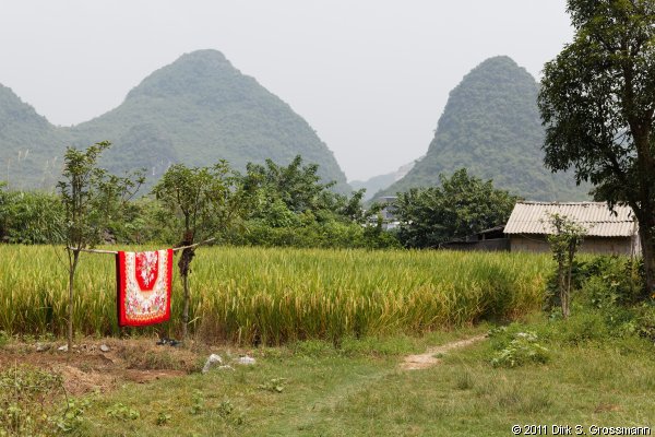 Village near Jiuxian (Click for next image)