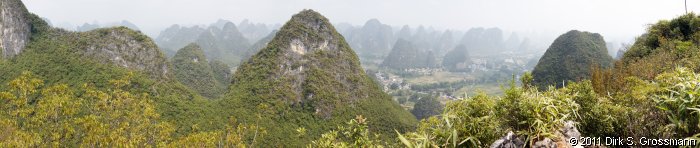 Yueliang Shan Panorama (Click for next image)