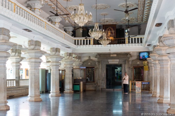 Interior of the Shri Mahalasa Devasthan Temple (Click for next image)