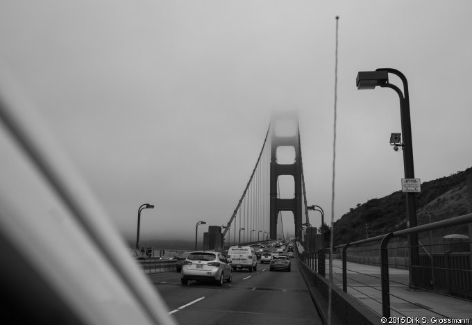 Driving over the Golden Gate Bridge (Click for next image)