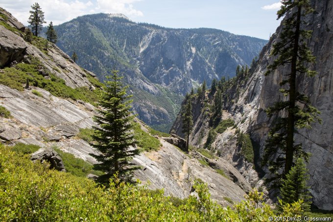 Upper Yosemite Falls Trail (Click for next image)