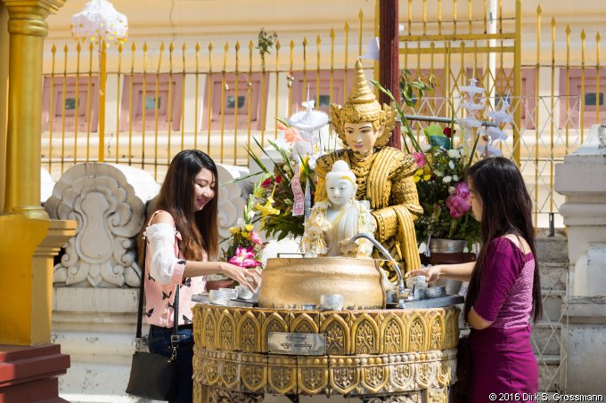 In the Shwedagon Pagoda (Click for next image)