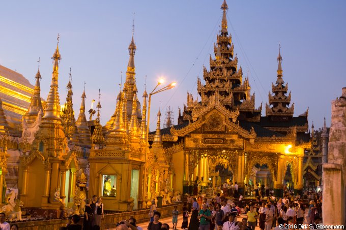 Evening in the Shwedagon Pagoda (Click for next image)