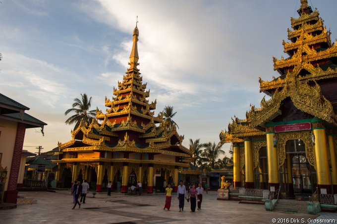 Shwemawdaw Pagoda (Click for next group)
