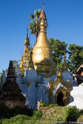 Pagodas near Samka (Click for next group)
