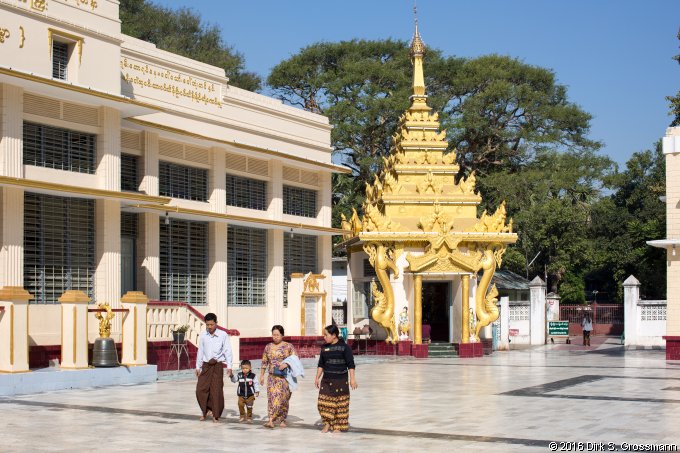 Mahar Myat Muu Ne Pagoda (Click for next image)