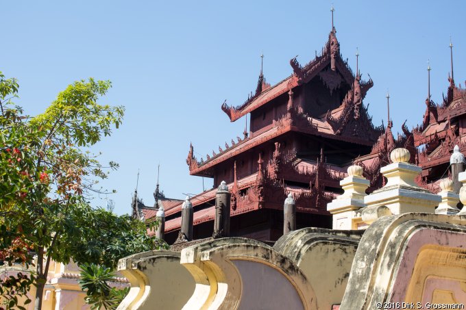 Shwe In Bin Monastery (Click for next image)