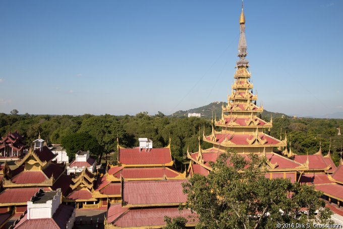 Mandalay Palace (Click for next image)