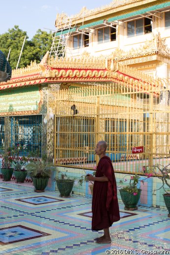 Monk at the Soon U Ponya Shin Pagoda (Click for next image)