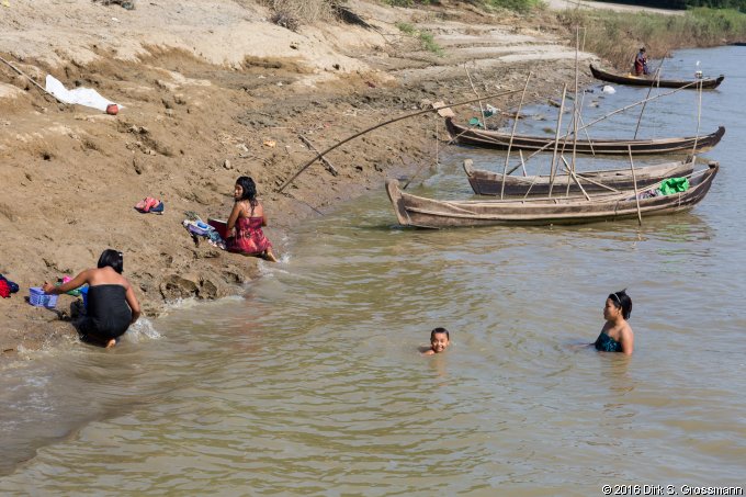 Ayeyarwaddy River Bank at Balwe (Click for next image)