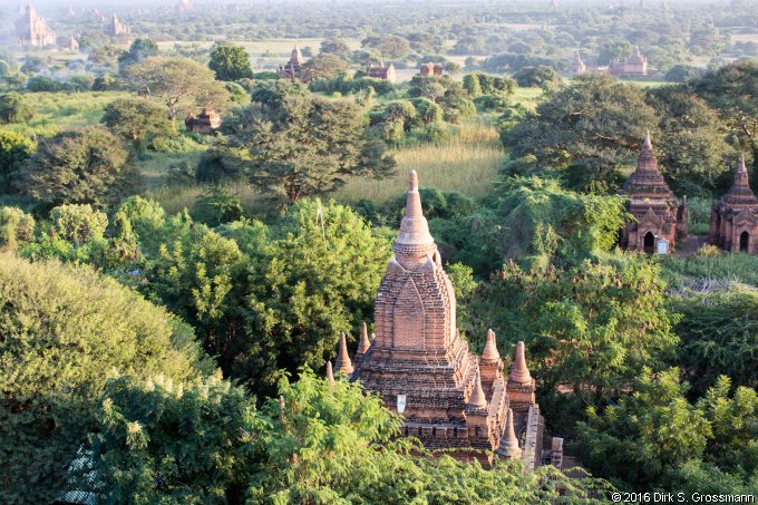 From the Shwesandaw Pagoda (Click for next image)