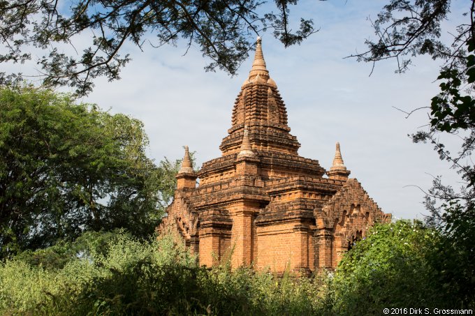 Pagoda Near Shwesandaw (Click for next image)