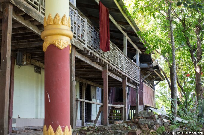 Sanda Muni Phara Gri Kyaung Taik Monastery (Click for next image)