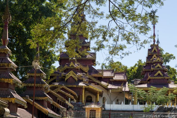 Kyauktaw Mahamuni Temple (Click for next image)