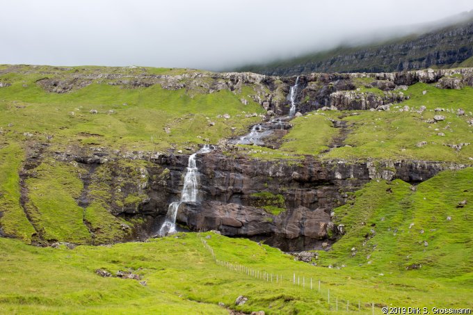 Waterfall near Oyndarfjørður (Click for next image)