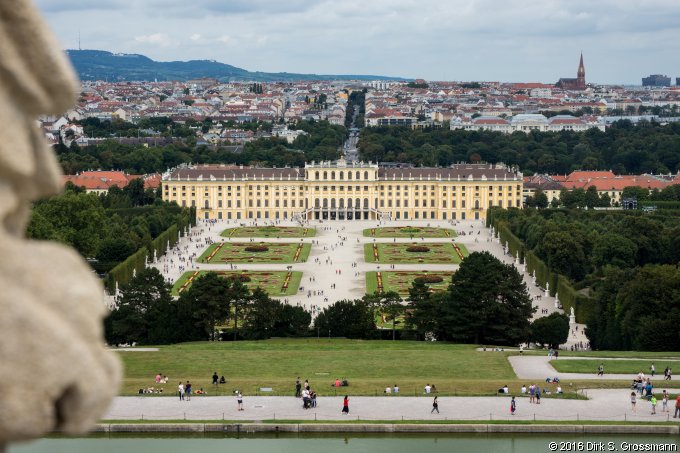Schloss Schönbrunn von der Gloriette (Click for next group)